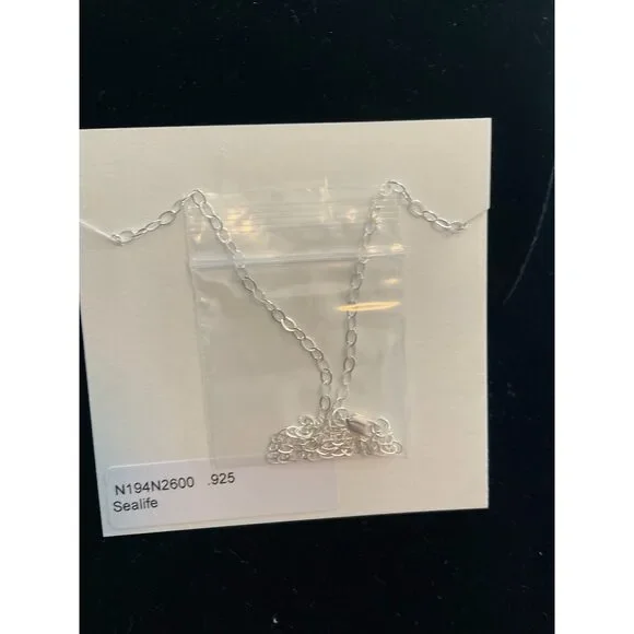 Salty Kisses Necklace - Picture 2 of 2